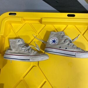 Kids converse
